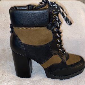 Chunky heel bootie olive  green /black faux suede/ faux leather size 8